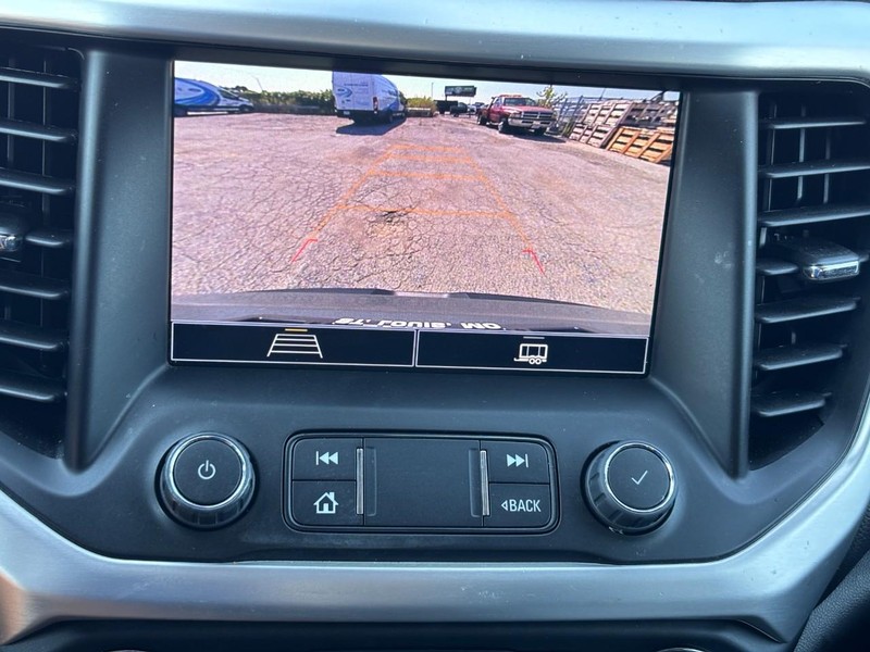 GMC Acadia Vehicle Image 24