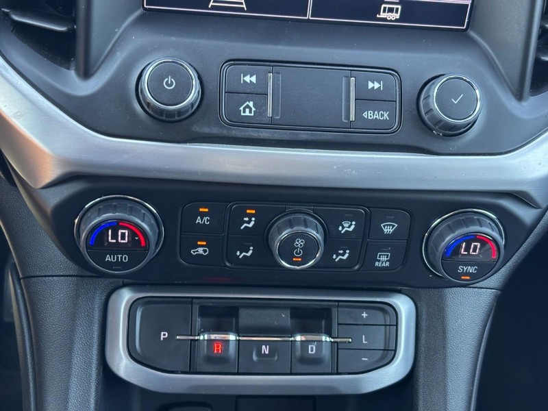 GMC Acadia Vehicle Image 25