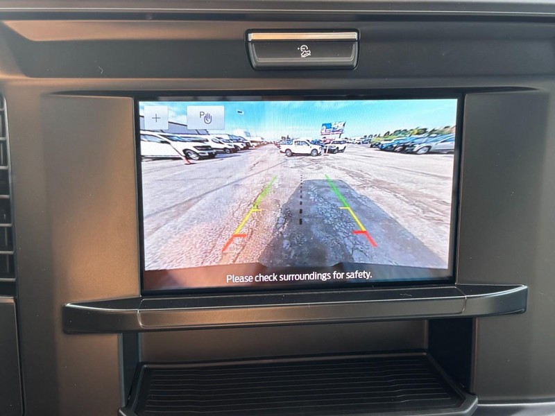 Ford Super Duty F-250 SRW Vehicle Full-screen Gallery Image 23