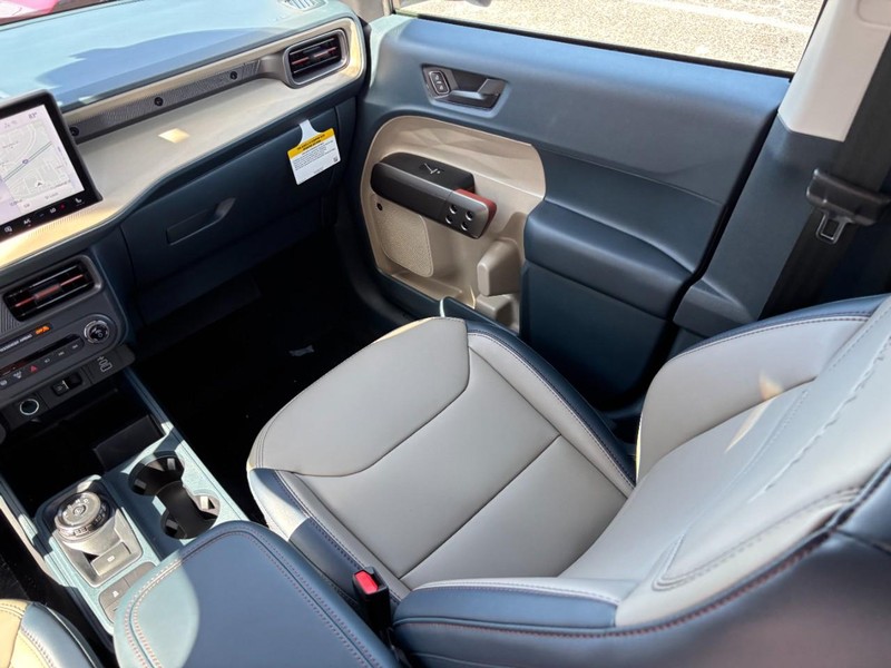 Ford Maverick Vehicle Full-screen Gallery Image 16