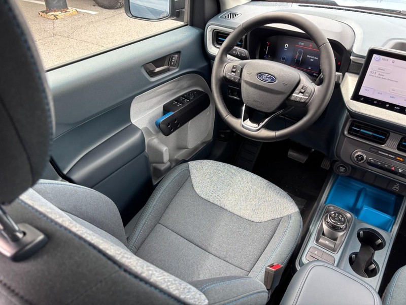 Ford Maverick Vehicle Full-screen Gallery Image 14