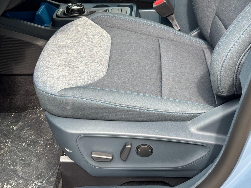 Ford Maverick Vehicle Full-screen Gallery Image 17