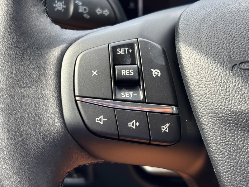 Ford Maverick Vehicle Full-screen Gallery Image 19
