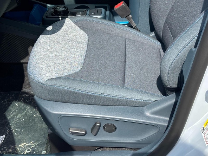 Ford Maverick Vehicle Full-screen Gallery Image 17