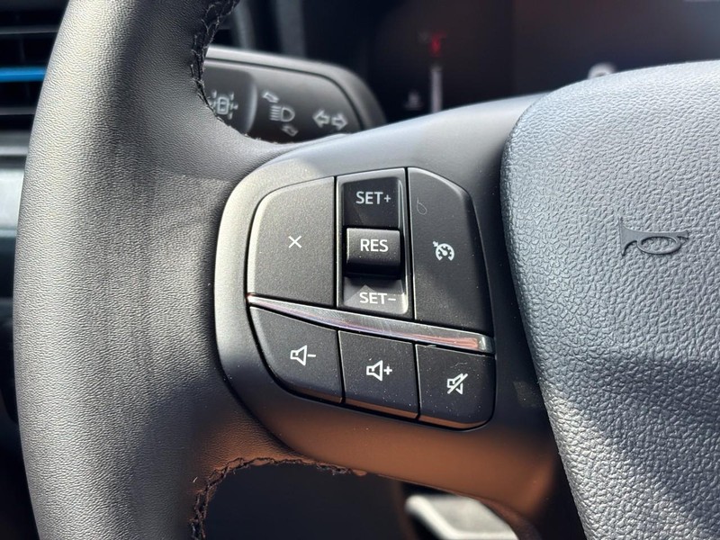 Ford Maverick Vehicle Full-screen Gallery Image 19