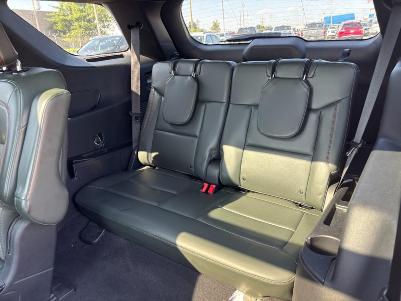 Ford Explorer Vehicle Image 13