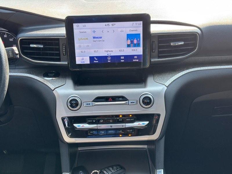 Ford Explorer Vehicle Image 17
