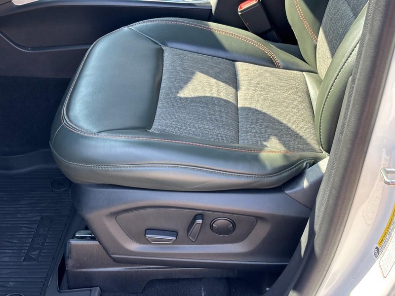 Ford Explorer Vehicle Image 19