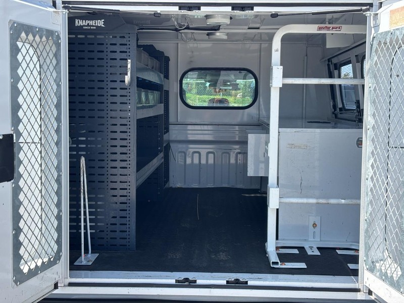 Ford F-150 Vehicle Full-screen Gallery Image 11