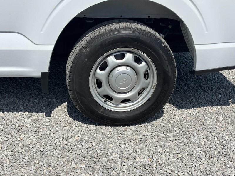 Ford F-150 Vehicle Full-screen Gallery Image 12