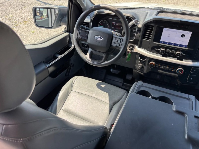 Ford F-150 Vehicle Full-screen Gallery Image 14