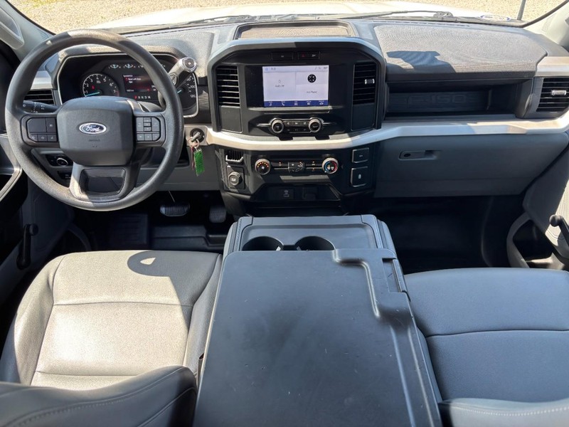 Ford F-150 Vehicle Full-screen Gallery Image 15