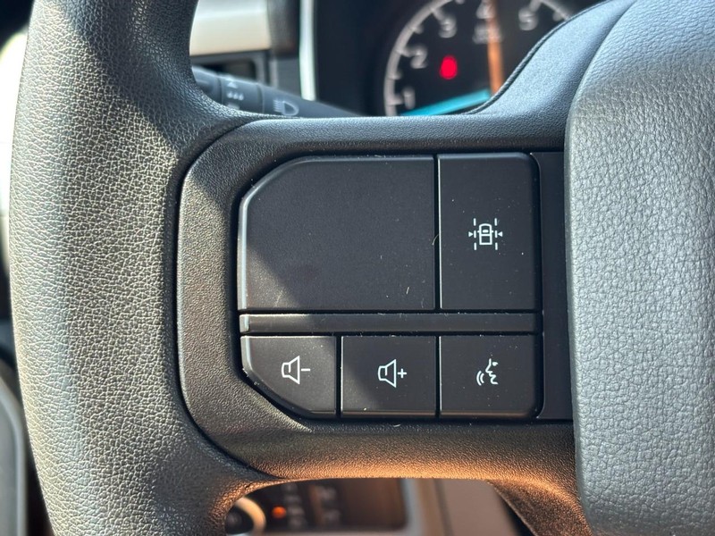 Ford F-150 Vehicle Full-screen Gallery Image 20