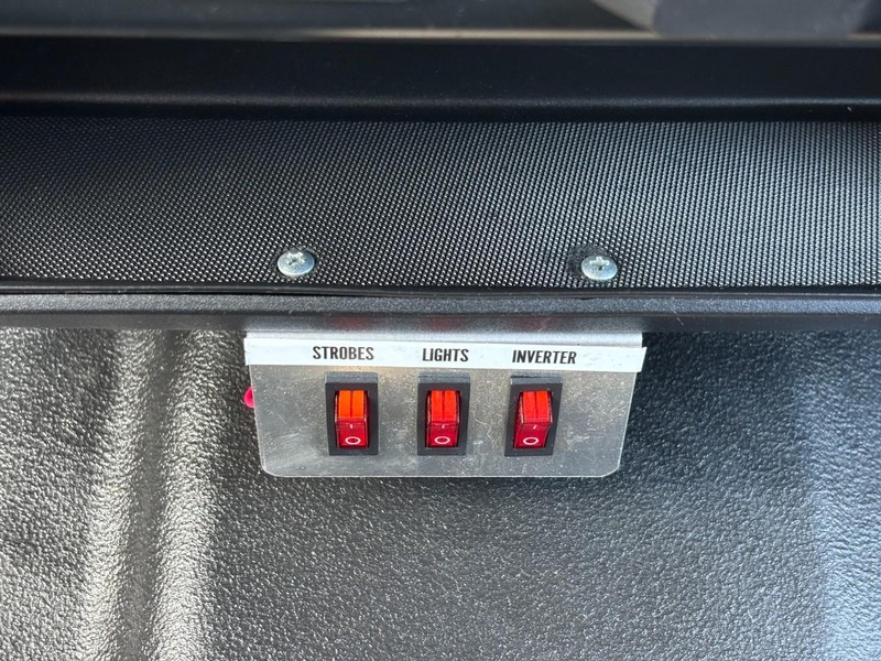 Ford F-150 Vehicle Full-screen Gallery Image 26