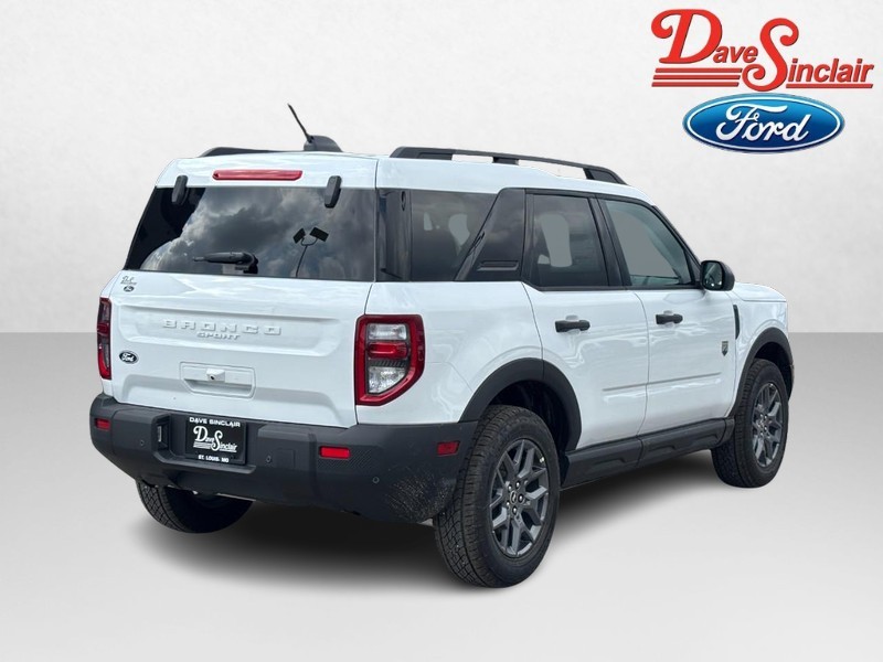 Ford Bronco Sport Vehicle Full-screen Gallery Image 07