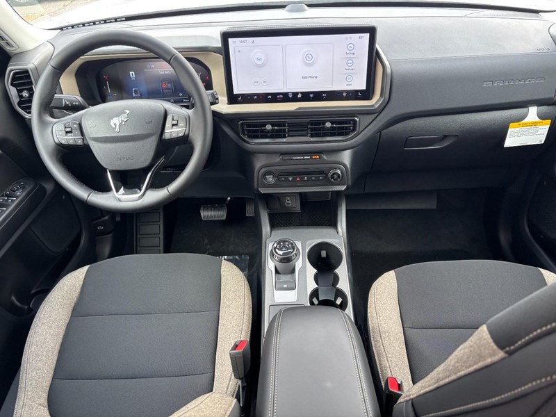Ford Bronco Sport Vehicle Full-screen Gallery Image 15