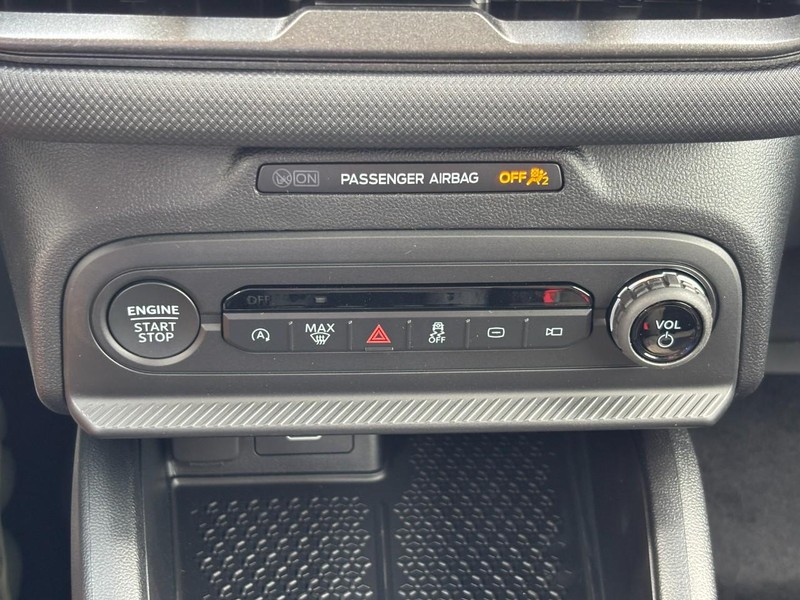 Ford Bronco Sport Vehicle Full-screen Gallery Image 24