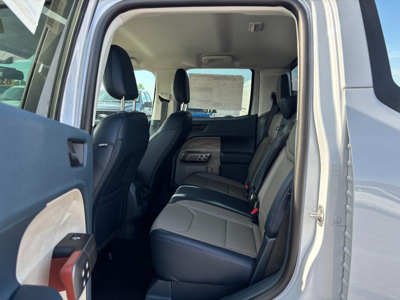Ford Maverick Vehicle Full-screen Gallery Image 13