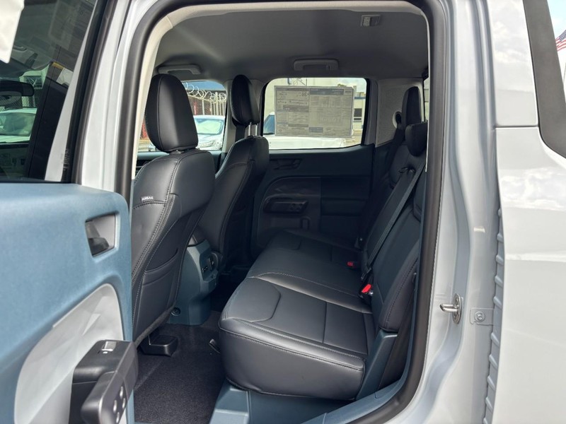 Ford Maverick Vehicle Full-screen Gallery Image 13