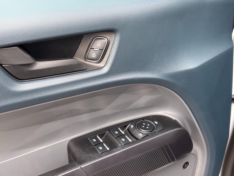 Ford Maverick Vehicle Full-screen Gallery Image 18