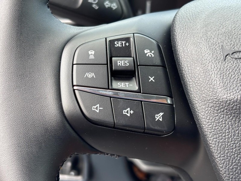 Ford Maverick Vehicle Full-screen Gallery Image 19