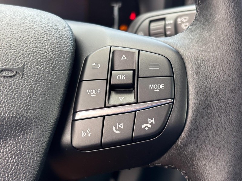 Ford Maverick Vehicle Full-screen Gallery Image 20