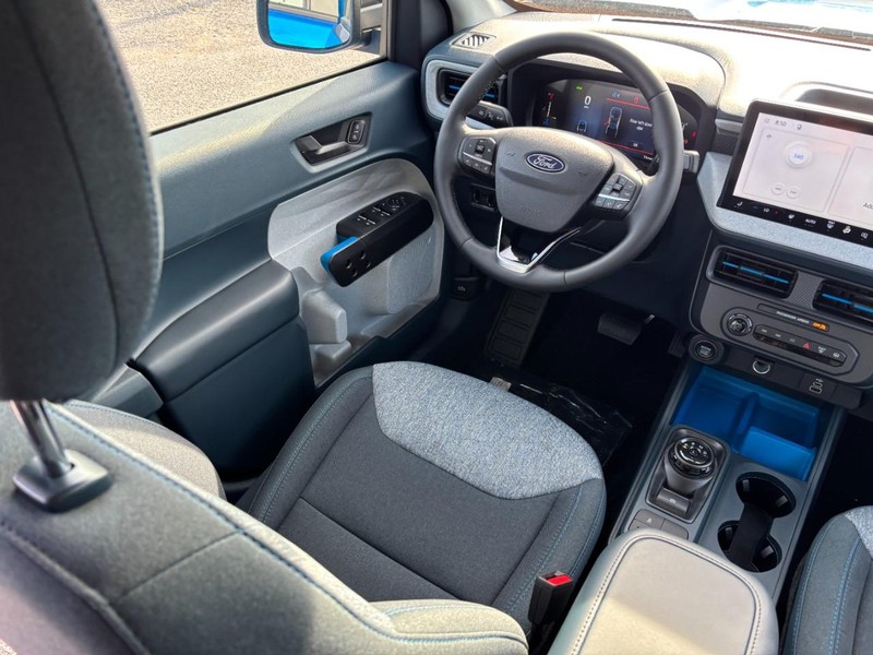 Ford Maverick Vehicle Full-screen Gallery Image 14