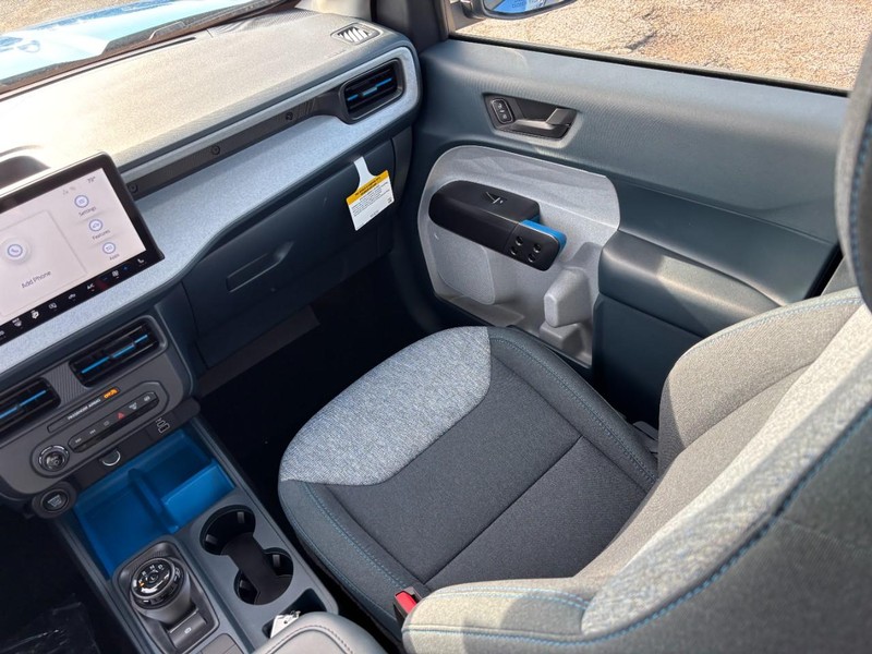 Ford Maverick Vehicle Full-screen Gallery Image 16