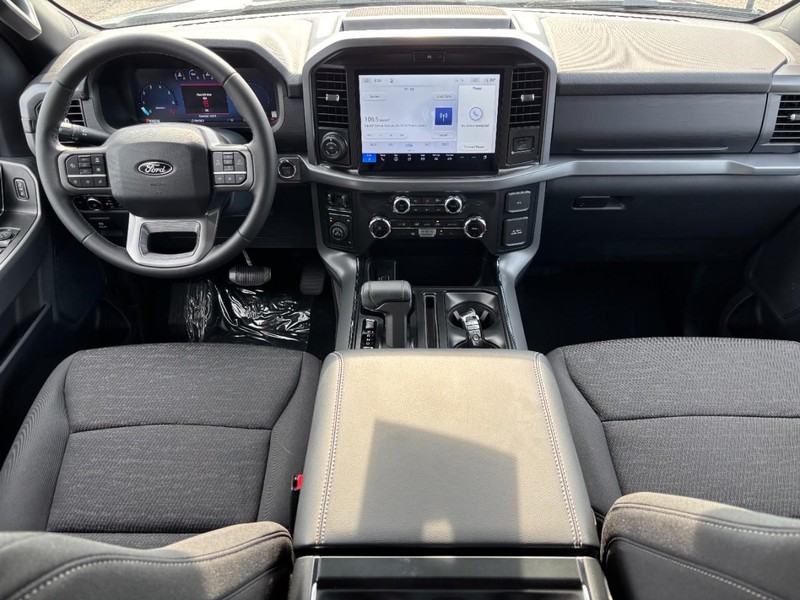 Ford F-150 Vehicle Full-screen Gallery Image 15