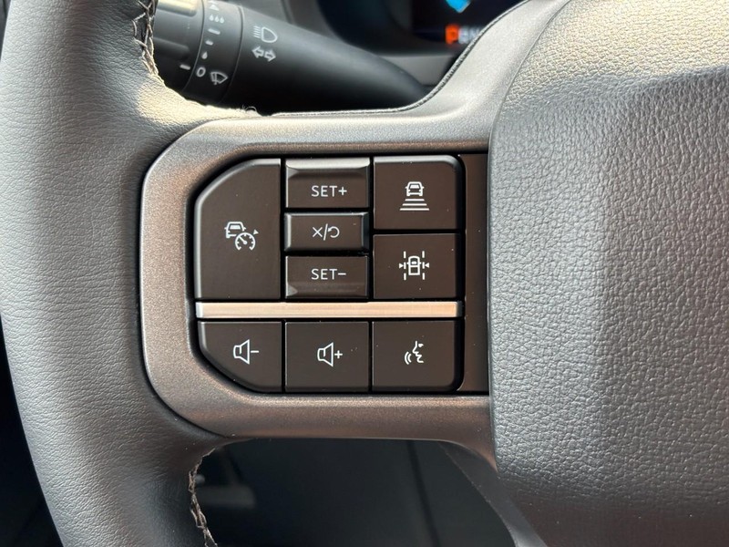 Ford F-150 Vehicle Full-screen Gallery Image 19