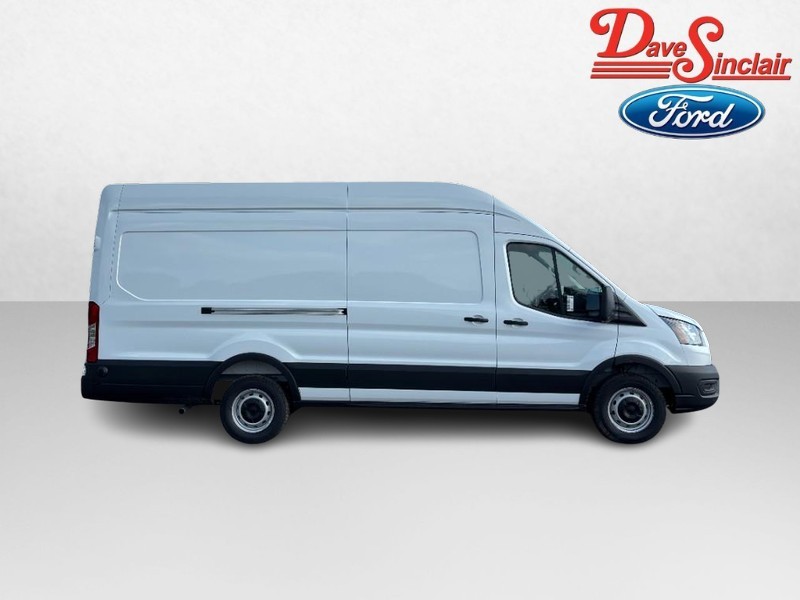 Ford Transit Cargo Van Vehicle Full-screen Gallery Image 05