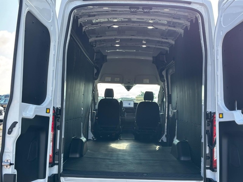 Ford Transit Cargo Van Vehicle Full-screen Gallery Image 10