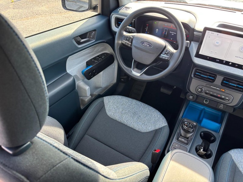 Ford Maverick Vehicle Full-screen Gallery Image 14