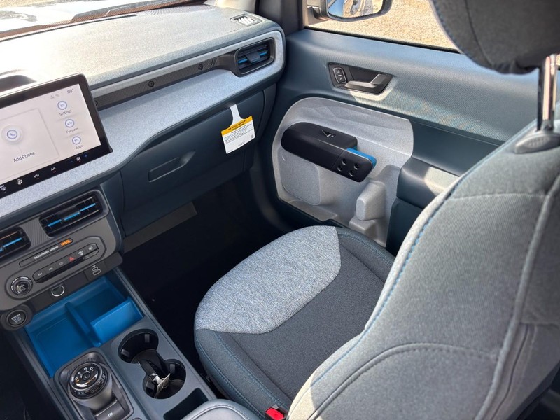 Ford Maverick Vehicle Full-screen Gallery Image 16