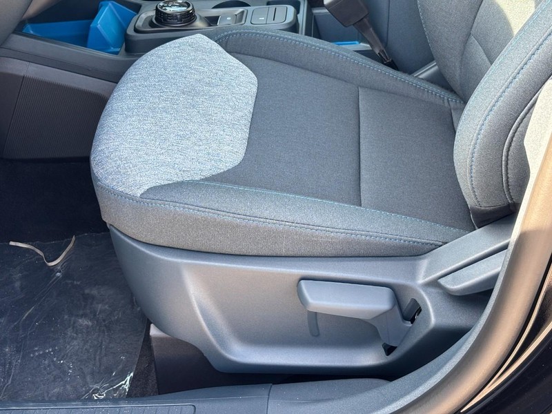 Ford Maverick Vehicle Full-screen Gallery Image 17