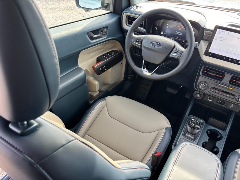 Ford Maverick Vehicle Full-screen Gallery Image 14