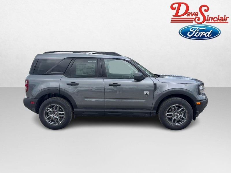 Ford Bronco Sport Vehicle Full-screen Gallery Image 05