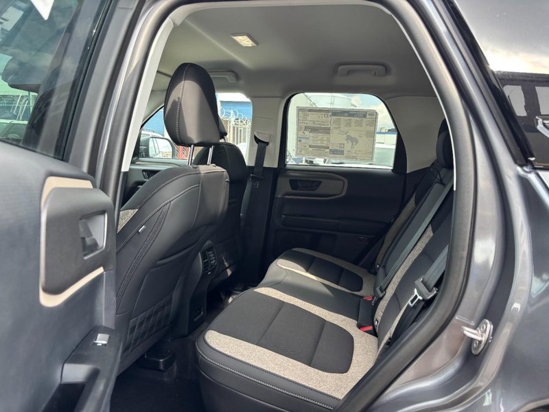 Ford Bronco Sport Vehicle Full-screen Gallery Image 13