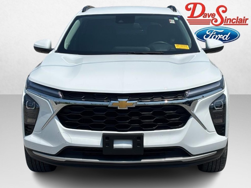 Chevrolet Trax Vehicle Full-screen Gallery Image 02