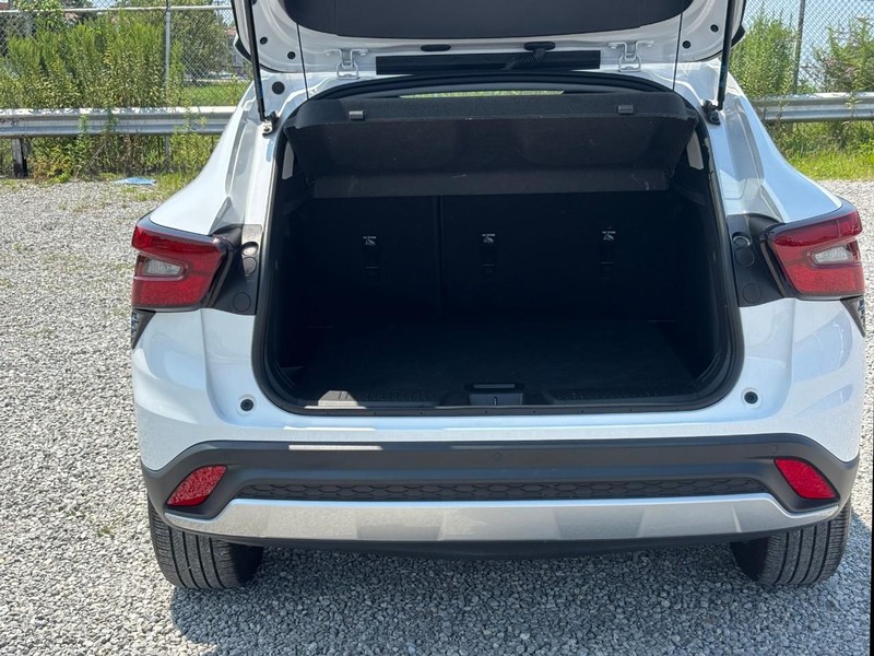 Chevrolet Trax Vehicle Full-screen Gallery Image 09