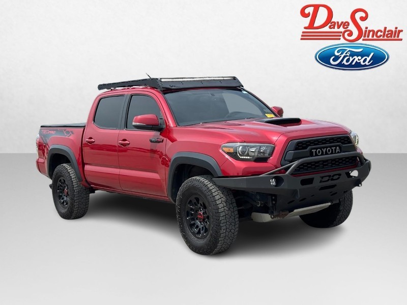 Toyota Tacoma Vehicle Full-screen Gallery Image 04