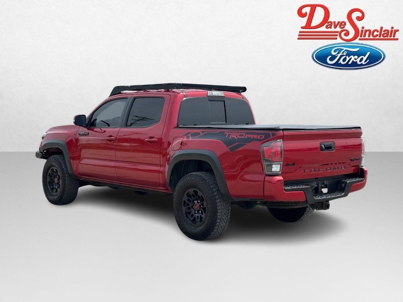 Toyota Tacoma Vehicle Full-screen Gallery Image 09