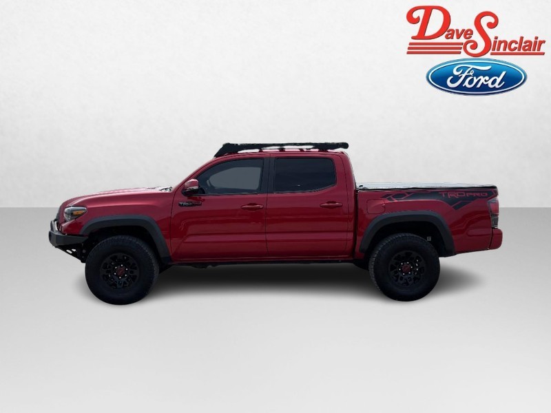 Toyota Tacoma Vehicle Full-screen Gallery Image 10
