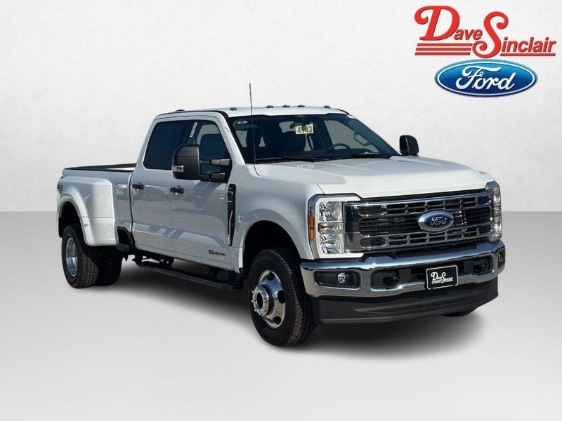 Ford Super Duty F-350 DRW Vehicle Image 04