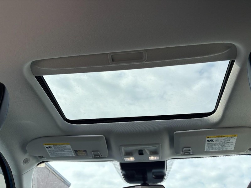 Ford Maverick Vehicle Full-screen Gallery Image 14