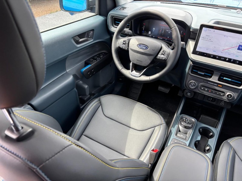Ford Maverick Vehicle Full-screen Gallery Image 15