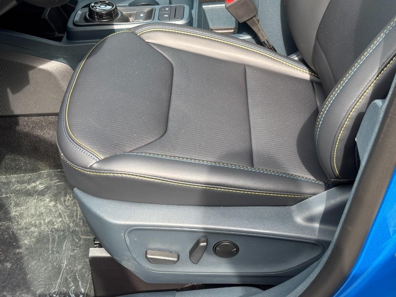 Ford Maverick Vehicle Full-screen Gallery Image 18