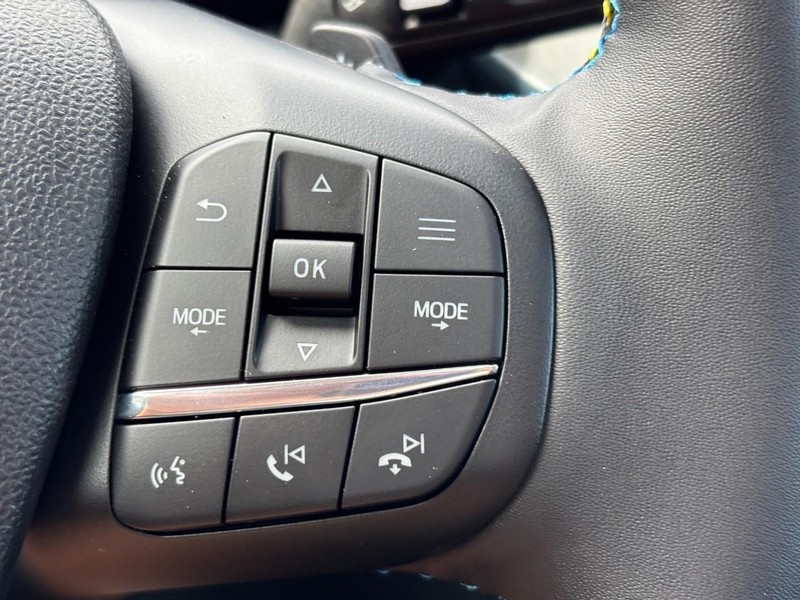 Ford Maverick Vehicle Full-screen Gallery Image 21
