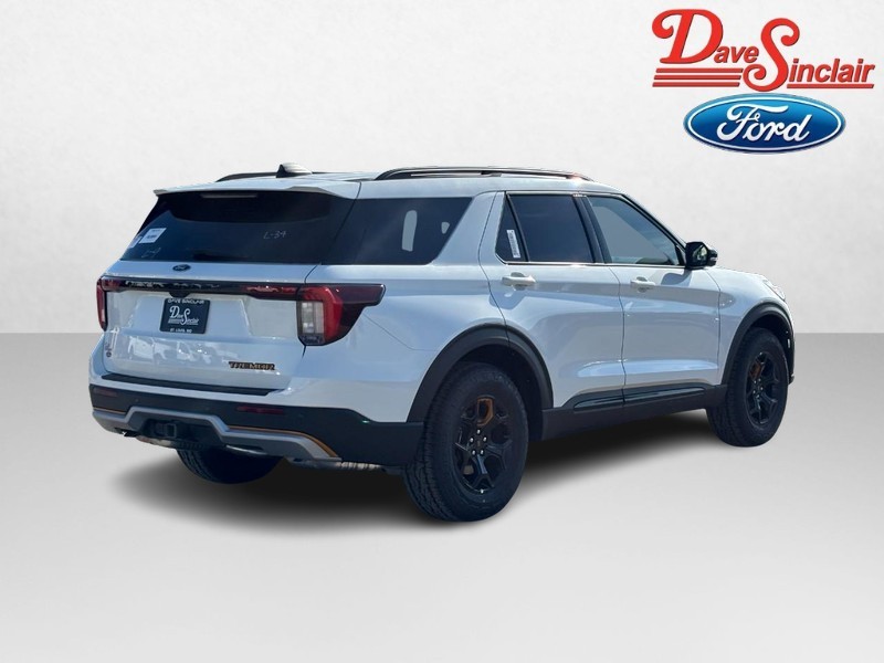 Ford Explorer Vehicle Full-screen Gallery Image 07