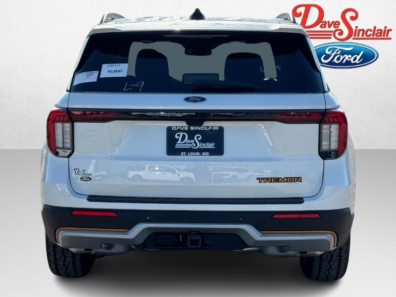 Ford Explorer Vehicle Full-screen Gallery Image 08